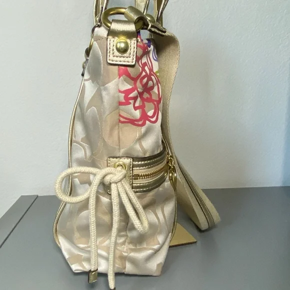Coach Poppy Signature Daisy Tote in Gold Multicolor Floral Print - Picture 5 of 10